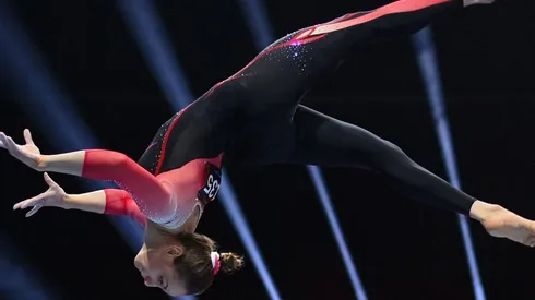 Sarah Voss, de 21 años, inició la elegante protesta.