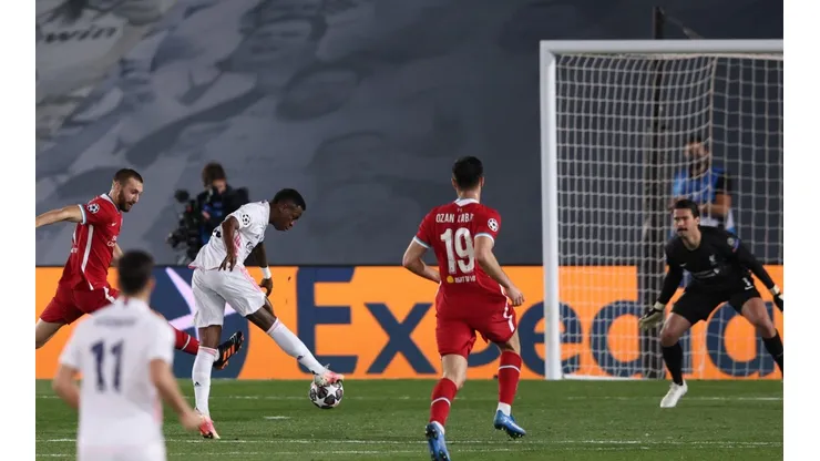 Vinicius Junior marcó un doblete en la ida ante Liverpool en Champions League.