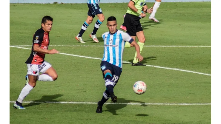 Racing sumó un vital triunfo sobre Colón.