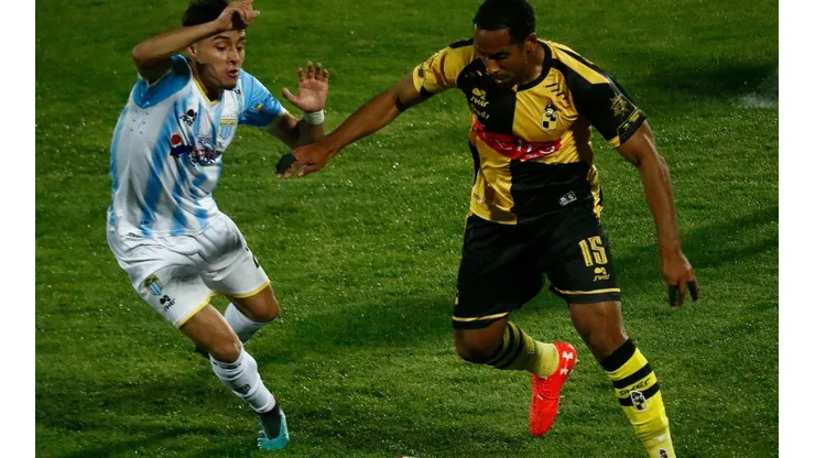 Héctor Tapia se excusó por el empate ante Magallanes con el hecho de ser visitante en Valparaíso