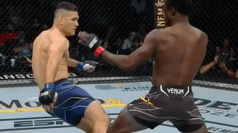 Weidman lanzó una patada que le fracturó la pierna