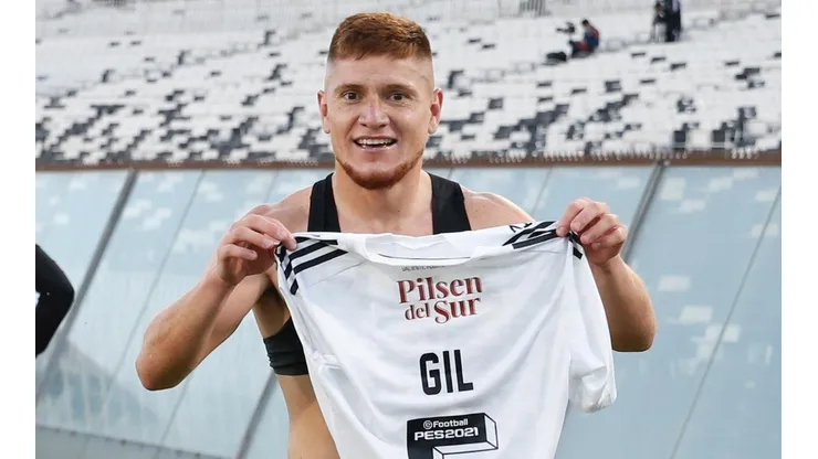 Colo Colo se toma la cima del Campeoanto Nacional tras el Superclásico.