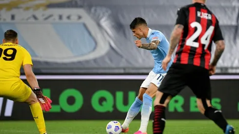 Lazio dejó prácticamente sin oportunidades a Milan en la Serie A.