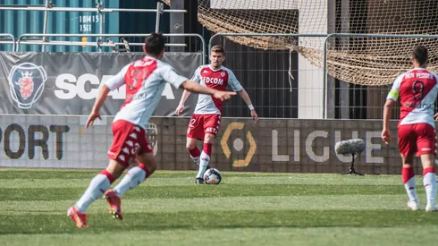 Mónaco sigue peleando arriba