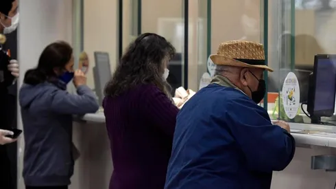 Los pagos también pueden llegar a pensionados.