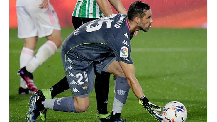 Claudio Bravo, figura del Betis en el empate contra Real Madrid.