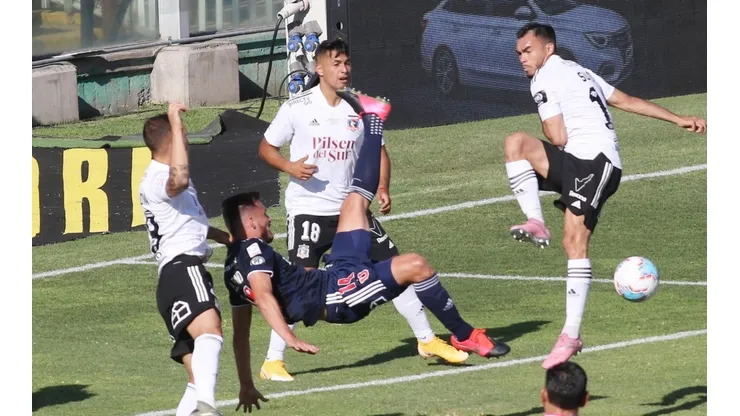 Este domingo Colo Colo recibe en el Estadio Monumental a Universidad de Chile.