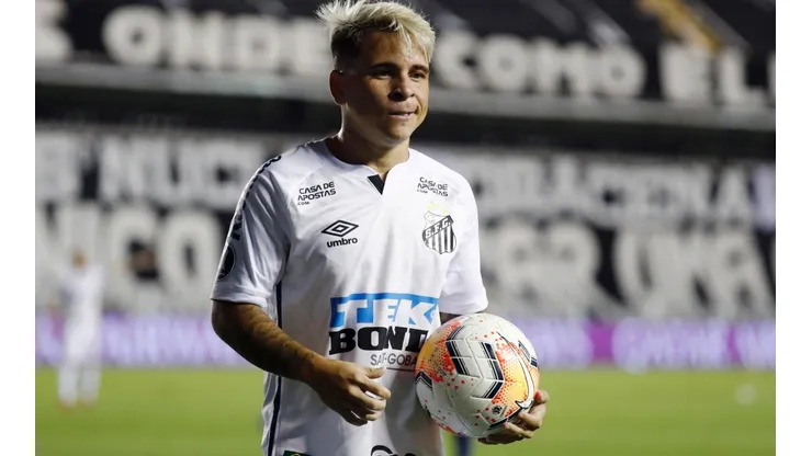 Yeferson Soteldo recibe oferta de la MLS y presiona a Santos y Huachipato para que lo vendan