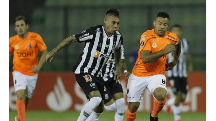 Edu Vargas y Atlético Mineiro criticados tras debut en Copa Libertadores.