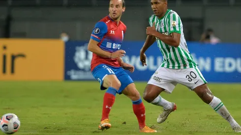 Poyet quedó conforme por los primeros 40' de la UC.