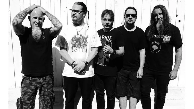 Mr. Bungle en pleno: Mike Patton, Trey Spruance, Trevor Dunn, Scott Ian y Dave Lombardo.