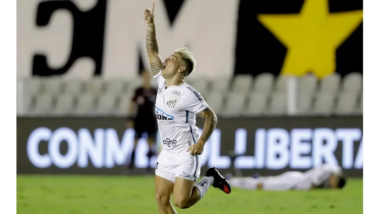 Soteldo es figura en el Santos de Brasil