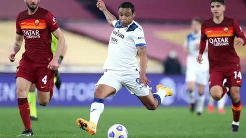 Atalanta empata contra Roma y el Inter de Alexis y Vidal se acercan otro poco al título.