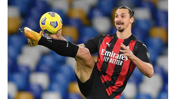 Ibra renovó con los Rossoneri hasta final de temporada del 2022.