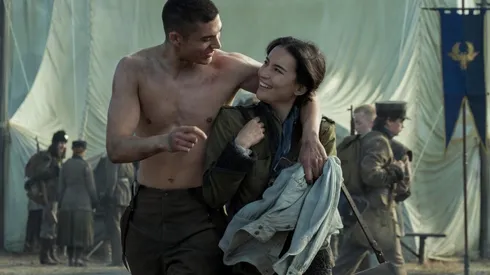 Jessie Mei Li es la protagonista de Sombra y Hueso, en el rol de Alina Starkov.