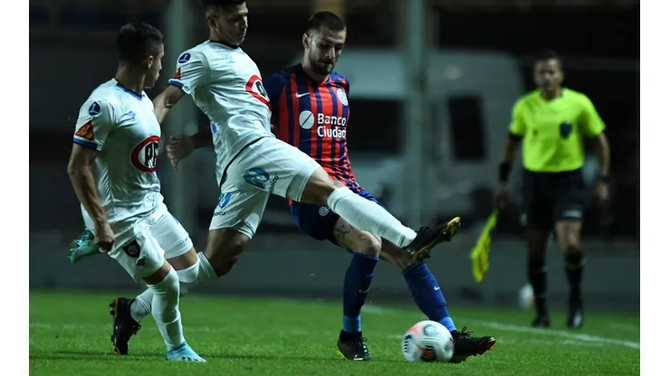 Los acereros inician con un gran triunfo la Sudamericana.