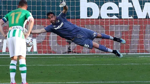 Claudio Bravo quedó contento con el retiro de los clubes