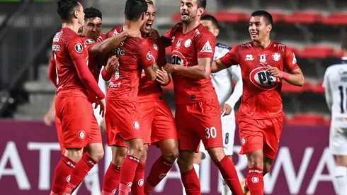 El artillero fue la figura del partido al marcar un doblete.