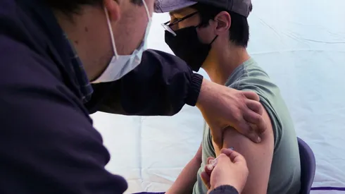 ¿Quiénes se vacunan este jueves 22 de abril?