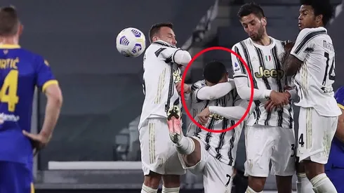 Cristiano Ronaldo no saltó en el tiro libre del Parma que terminó en gol