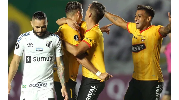 Barcelona dio el golpe y venció a Santos a domicilio en el debut por la fase de grupos de Copa Libertadores.