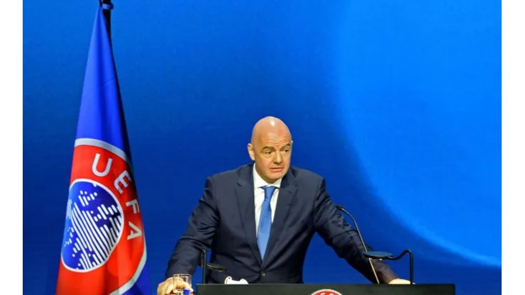 Infantino también reprobó la realización de la Superliga