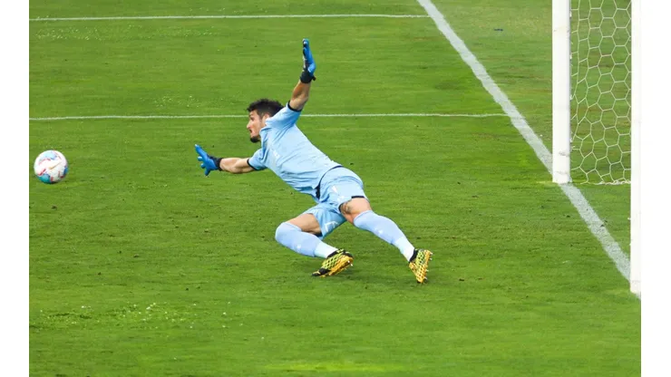 El portero confía en que pronto la UC comenzará a amoldarse mejor a lo que espera Poyet.