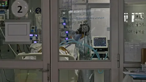 Minsal informa 6.643 casos y 3.364 hospitalizaciones UCI por Covid-19