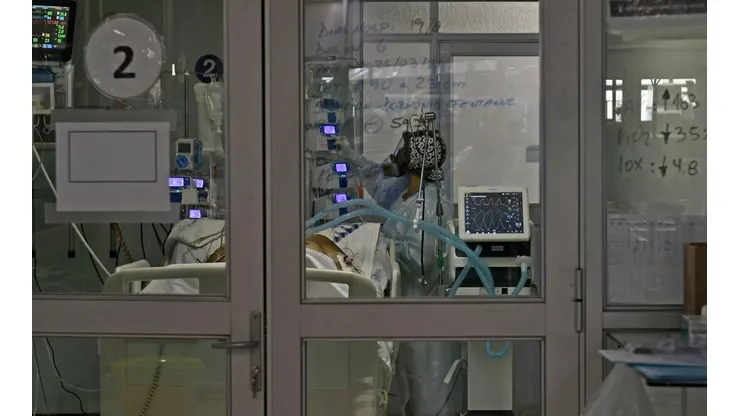 Minsal informa 6.643 casos y 3.364 hospitalizaciones UCI por Covid-19