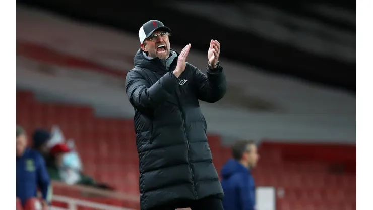 Klopp apoya a los hinchas