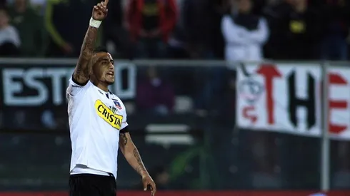Vidal jugando por Colo Colo