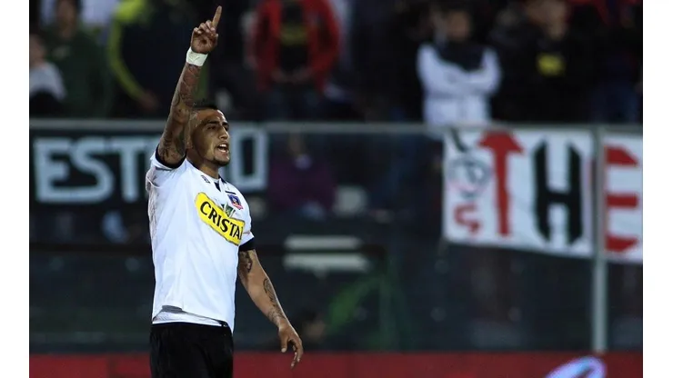 Vidal jugando por Colo Colo