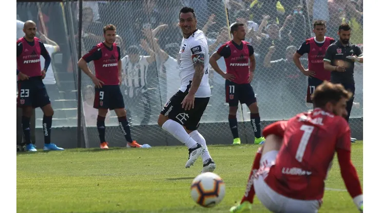 Paredes celebró como un hincha más el aniversario 96 de Colo Colo