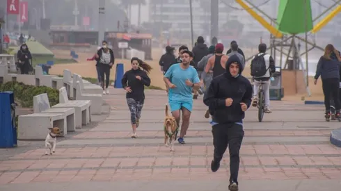 El horario comienza temprano en la mañana.