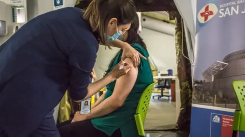 Esta semana se vacunarán a rezagados de 48 años o más y a personas de 47