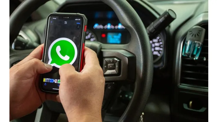 La red social permite silenciar chats de por vida.