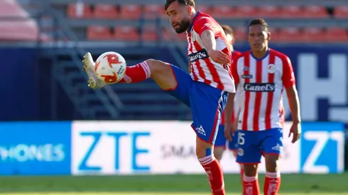 El atacante ingresó en la etapa de complementos.