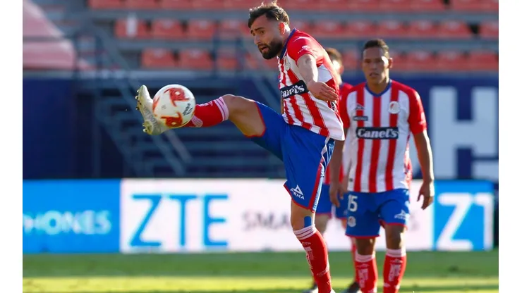 El atacante ingresó en la etapa de complementos.