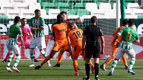 El Betis de Manuel Pellegrini y Claudio Bravo anotó dos auténticos golazos.