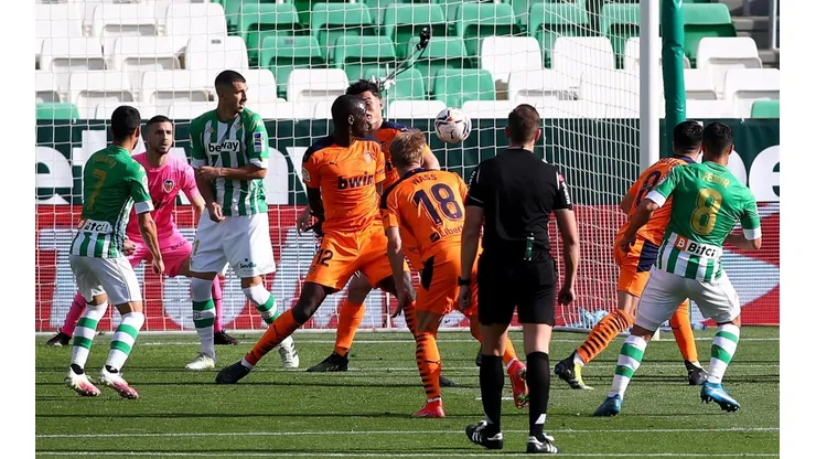 El Betis de Manuel Pellegrini y Claudio Bravo anotó dos auténticos golazos.