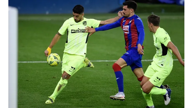 Atlético de Madrid venció por 2-1 al Eibar en el duelo de la primera rueda con un doblete de Luis Suárez.