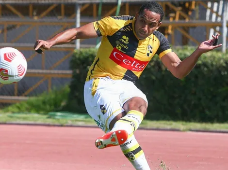 Tapia alaba a Beausejour y Carmona: "Es tener DT en el 11"