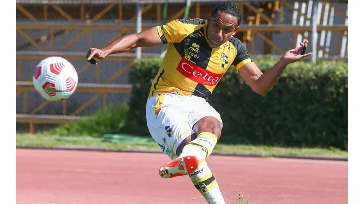Tapia destacó el rol de Beausejour y Carmona ante Barnechea