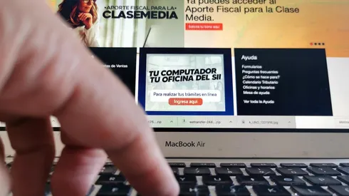Funcionarios SII advierten errores en postulación al Bono Clase Media