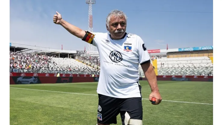 Carlos Caszely asegura que la mayoría lo ama y el que no, lo respeta