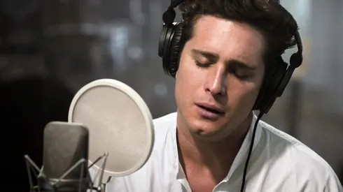 Diego Boneta en la piel del Sol de México para Luis Miguel, la serie.