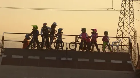 Club BMX Las Condes: Deporte y ciclismo en medio de la capital.