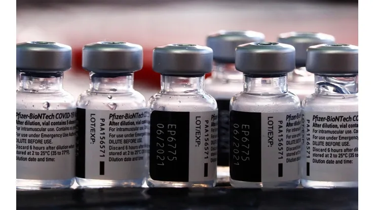 Vacuna Pfizer podría necesitar de una tercera dosis