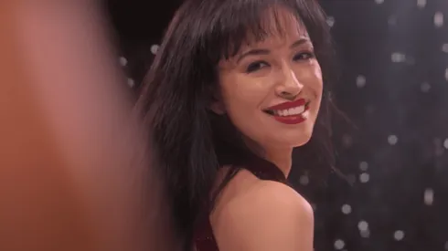 Christian Serratos en el rol protagónico de Selena, La Serie.