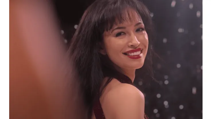 Christian Serratos en el rol protagónico de Selena, La Serie.